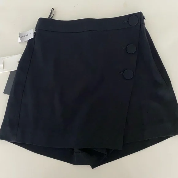 Babaton Shorts Aritzia Babaton Skort Poshmark